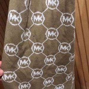 Micheal Kors scarf
